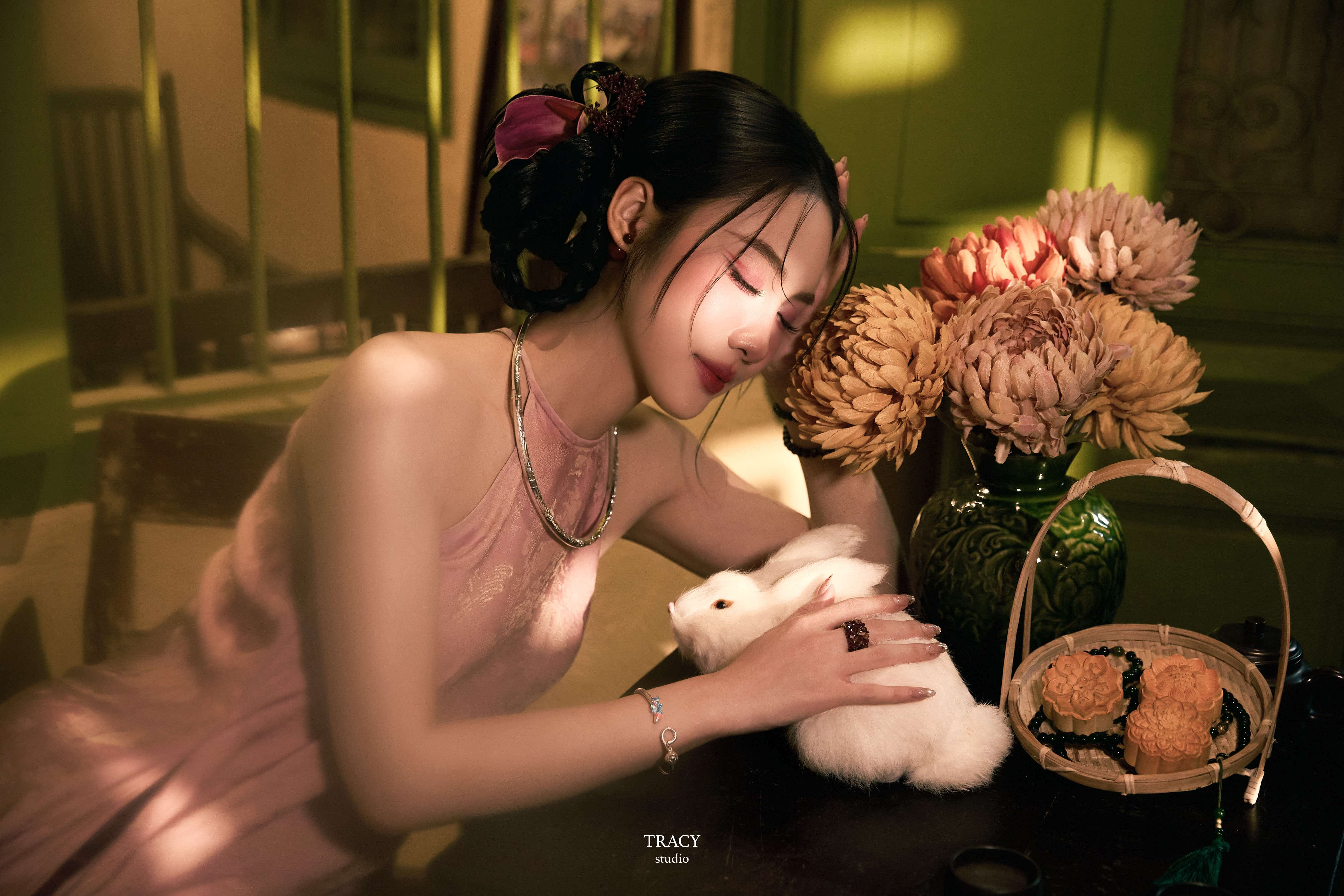 frontend/img/gallery/anh-tet-yem-ao-dai/tracy-studio-chup-concept-trung-thu-ngoc-huyen (9).jpg